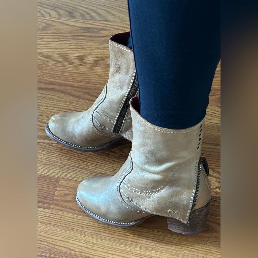 Bed Stu Iris Light Tan Leather Ankle Boots Size 8